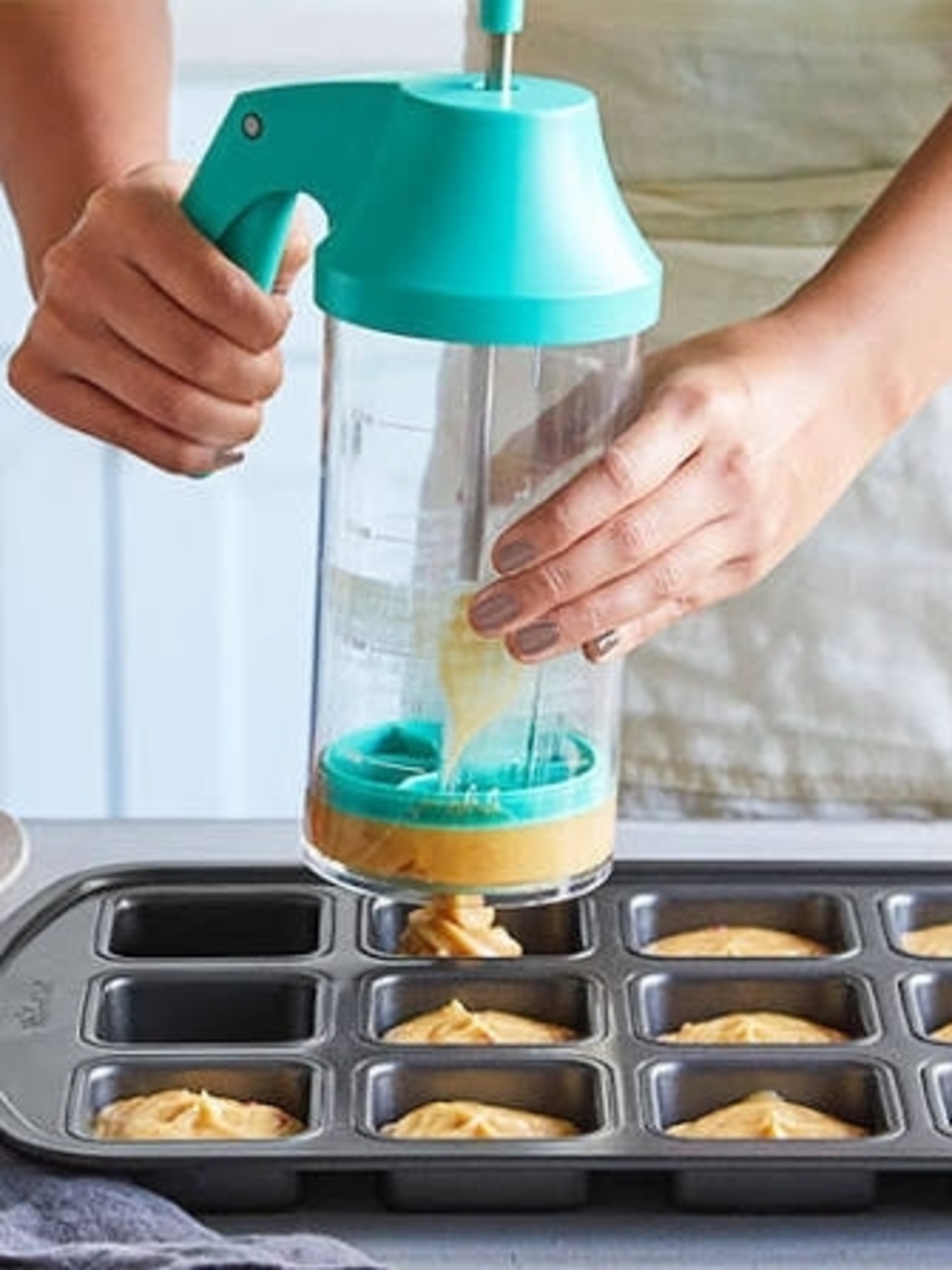 Pampered Chef Batter Mixer & Dispenser